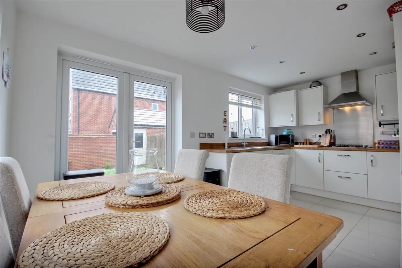 3 bed house for sale — Wheatley Drive, Cottingham