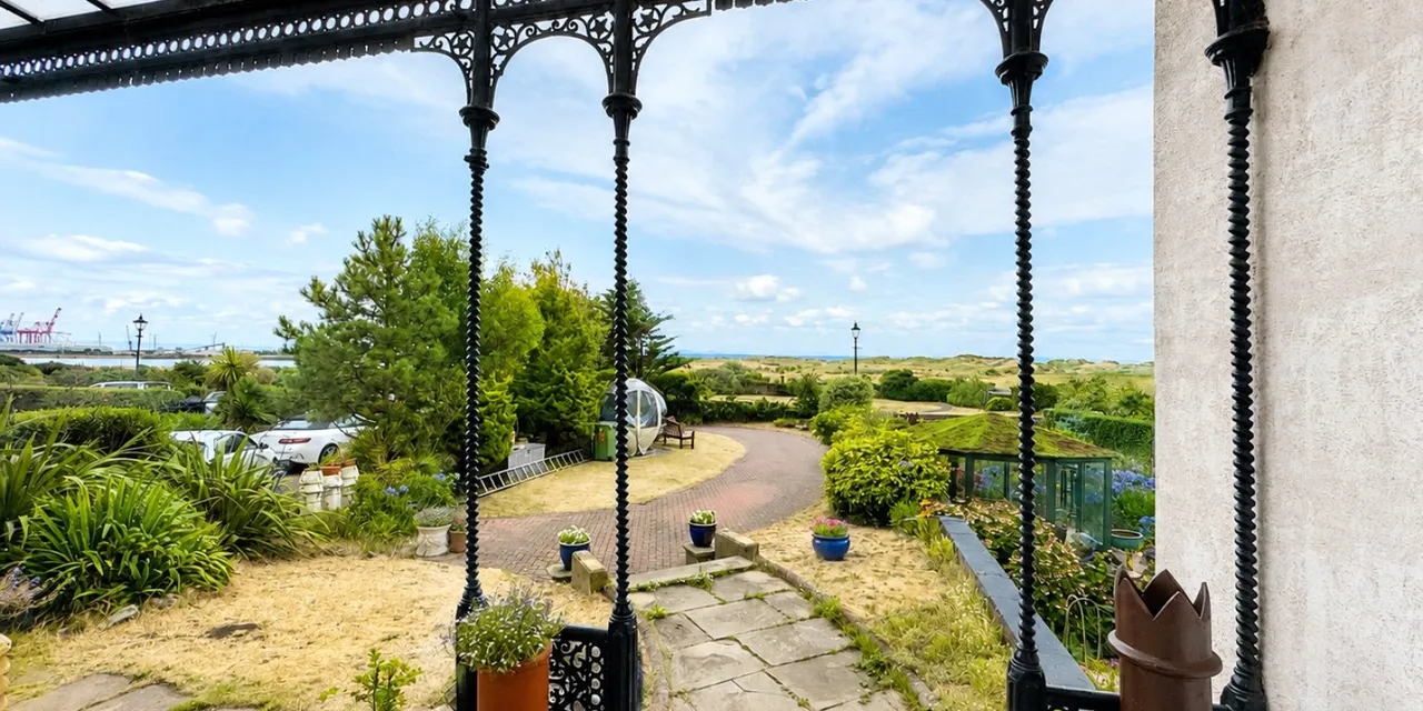 Beach Lawn, Liverpool, L22, photo 39