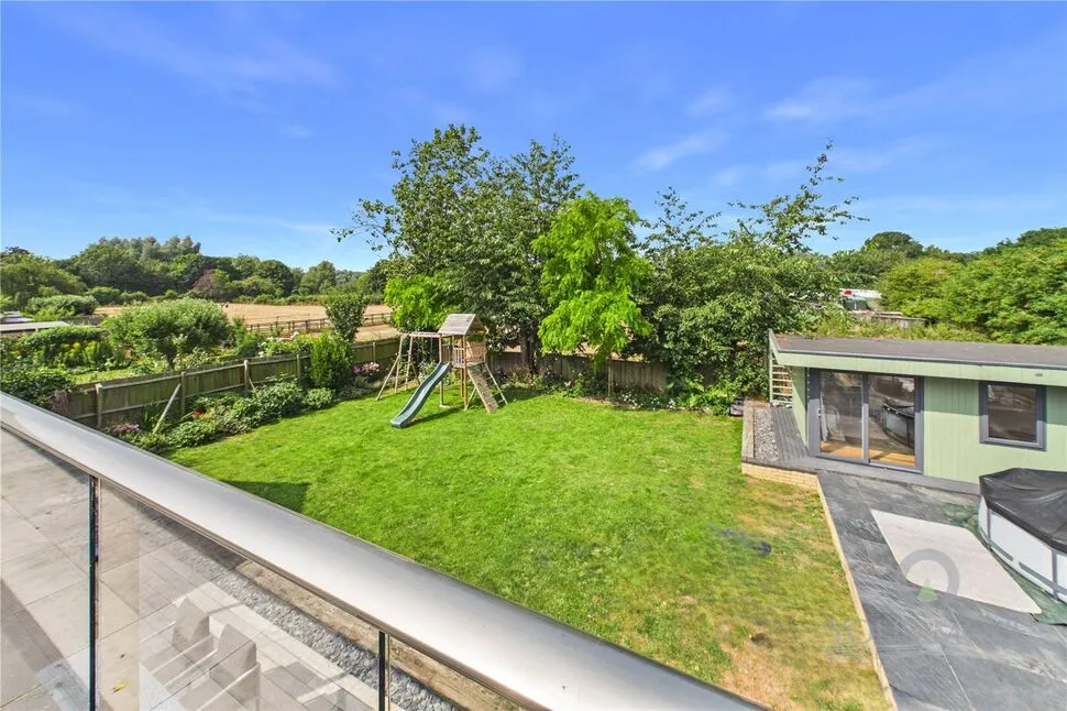 Meadow Close, Ringstead, NN14, photo 35