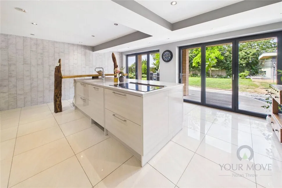 Meadow Close, Ringstead, NN14, photo 3