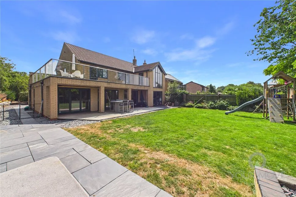 Meadow Close, Ringstead, NN14, photo 39