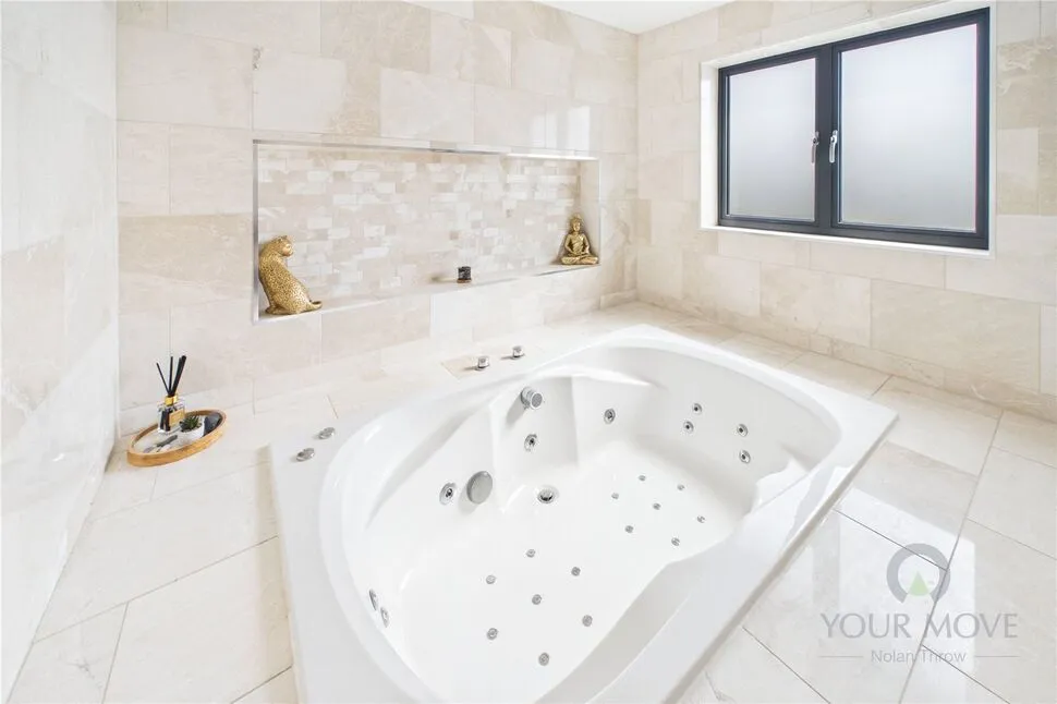 Meadow Close, Ringstead, NN14, photo 31