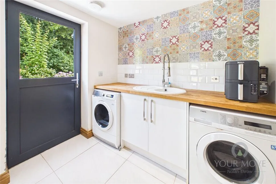Meadow Close, Ringstead, NN14, photo 13