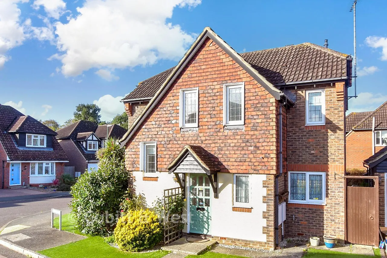 3 bed house for sale, Campion Close, Littlehampton, BN16