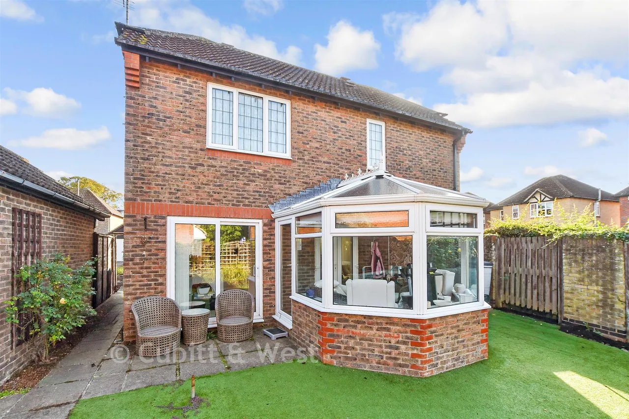 Campion Close, Littlehampton, BN16, photo 3