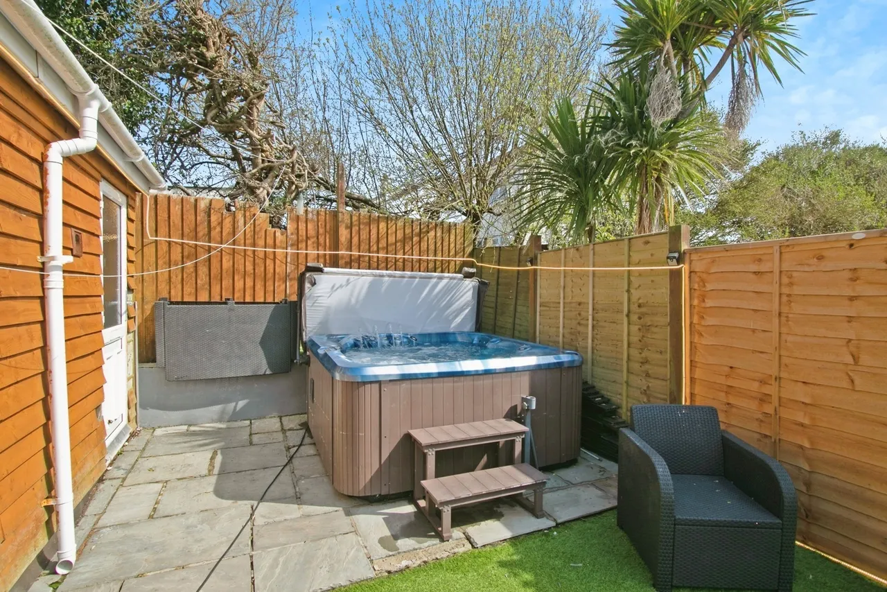 Castle View Close, Redruth, TR15, photo 11