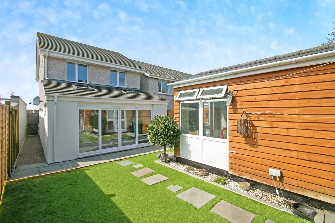Castle View Close, Redruth, TR15, photo 10