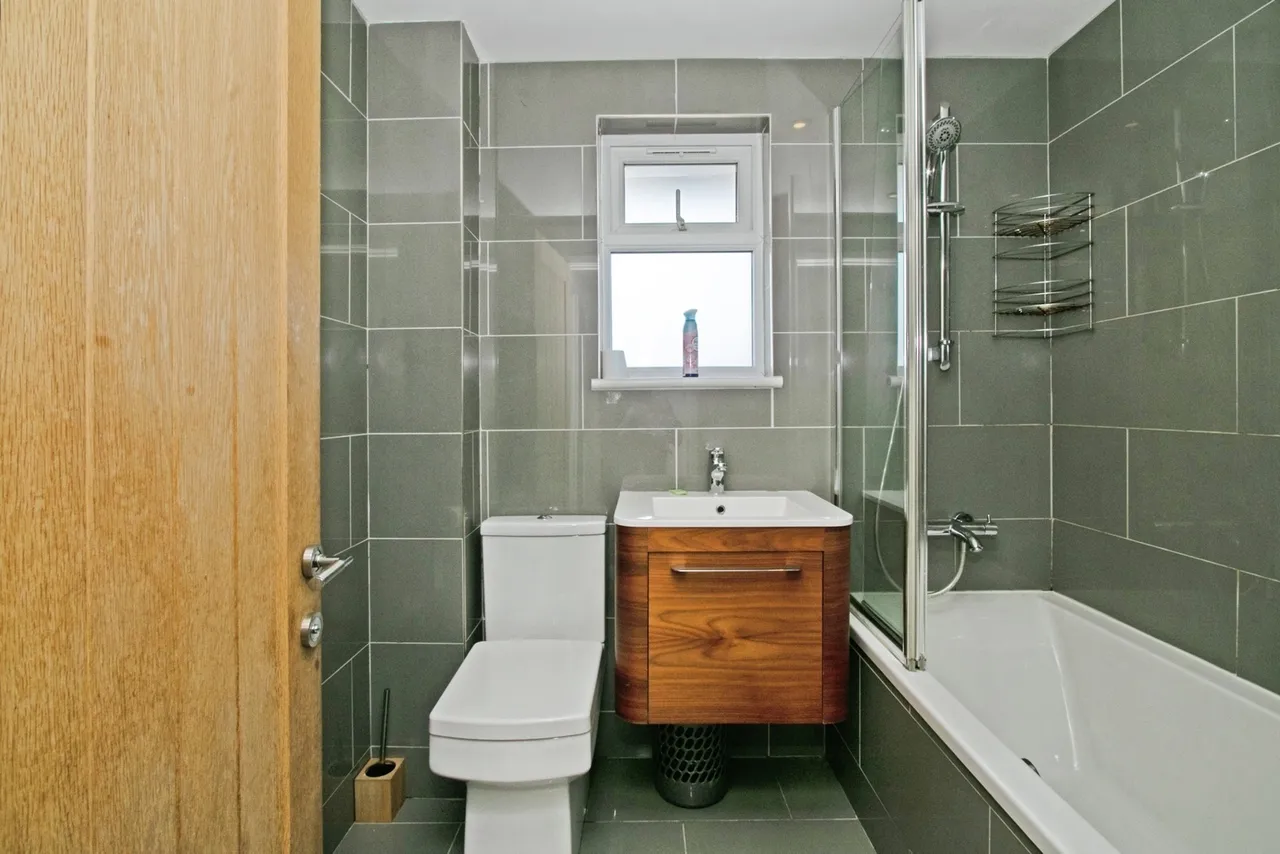 Castle View Close, Redruth, TR15, photo 9