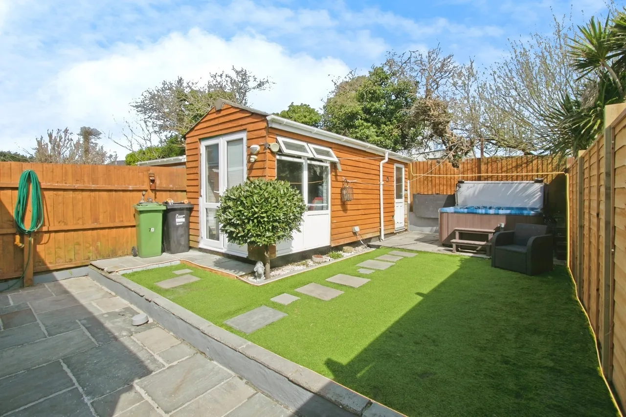 Castle View Close, Redruth, TR15, photo 4