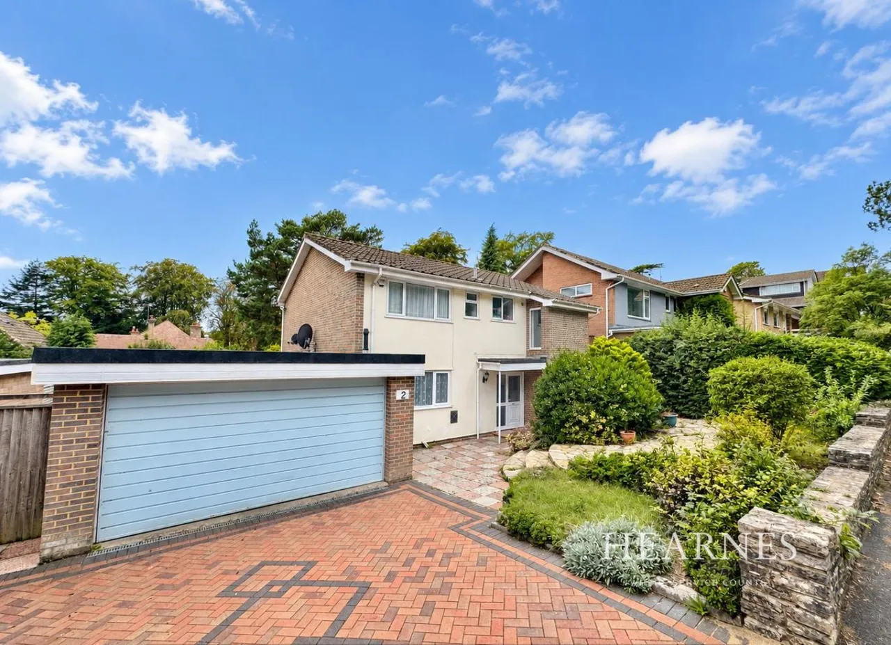 3 bed house for sale, Leven Close, BH4