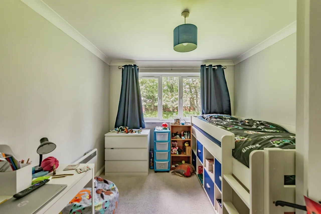 Beverley Mews, Crawley, photo 7