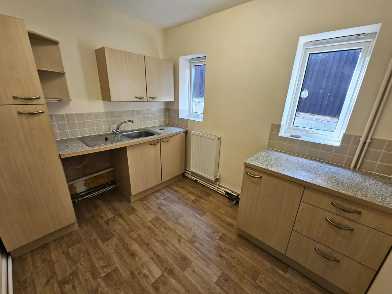 Bourne Avenue, Salisbury, Wiltshire, SP1 1LS, photo 3