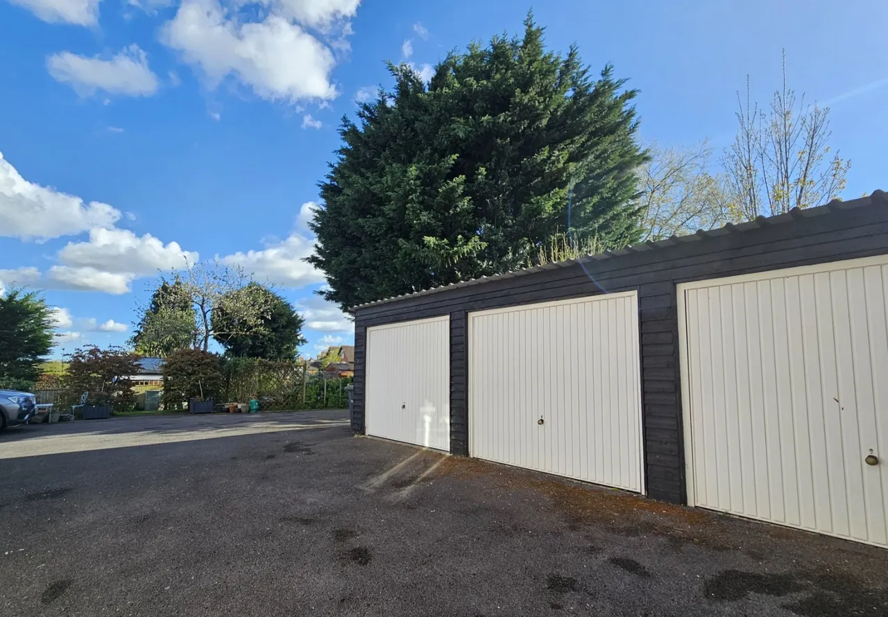 Bourne Avenue, Salisbury, Wiltshire, SP1 1LS, photo 9