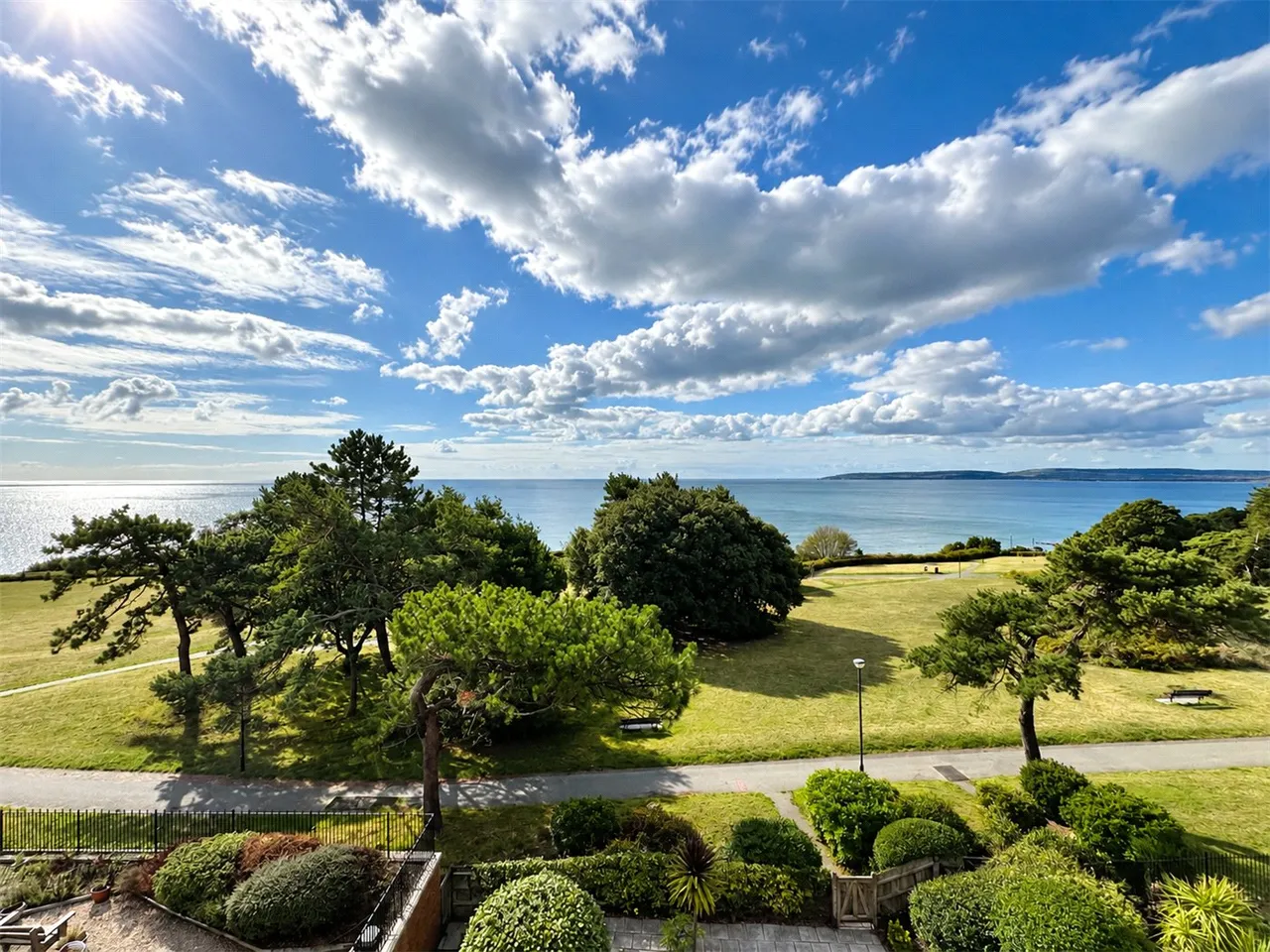 2 bed flat for sale, West Cliff Gardens, Bournemouth, BH2