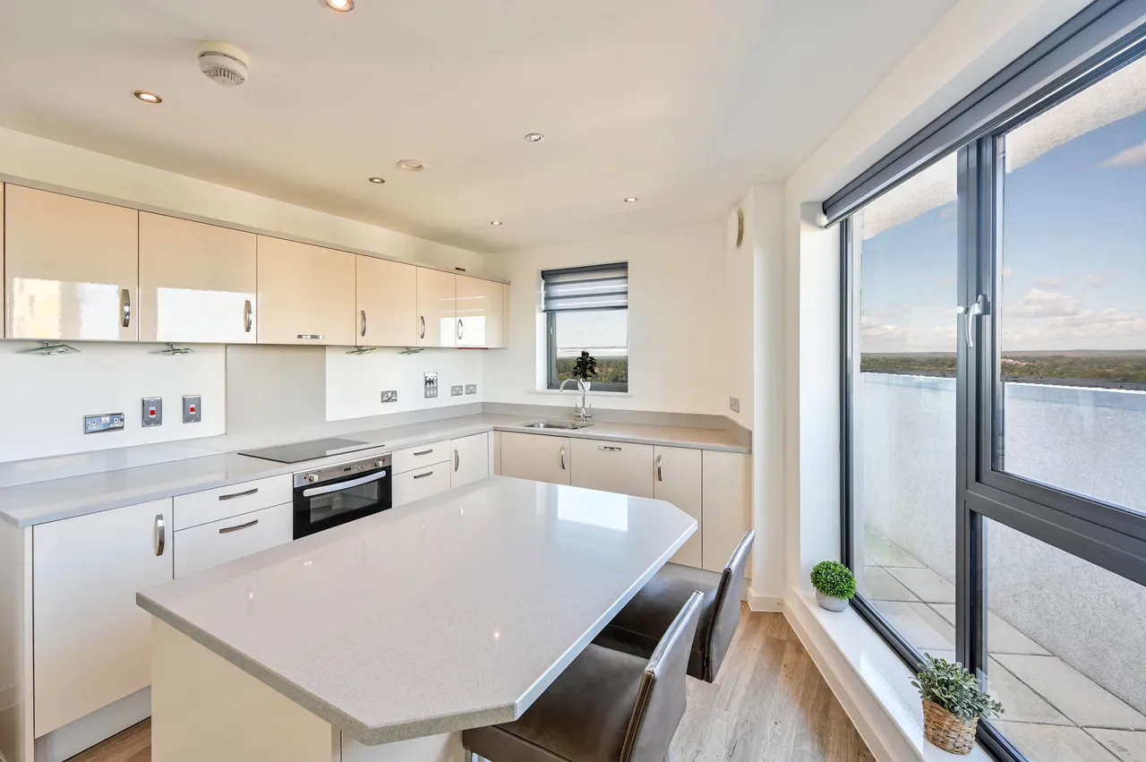 77 Olympian Heights, Guildford Road, Woking, photo 5