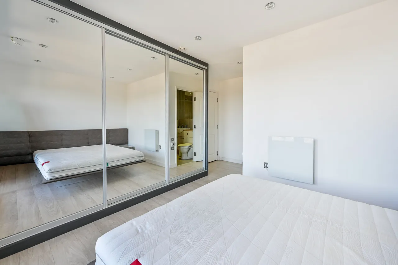 77 Olympian Heights, Guildford Road, Woking, photo 6