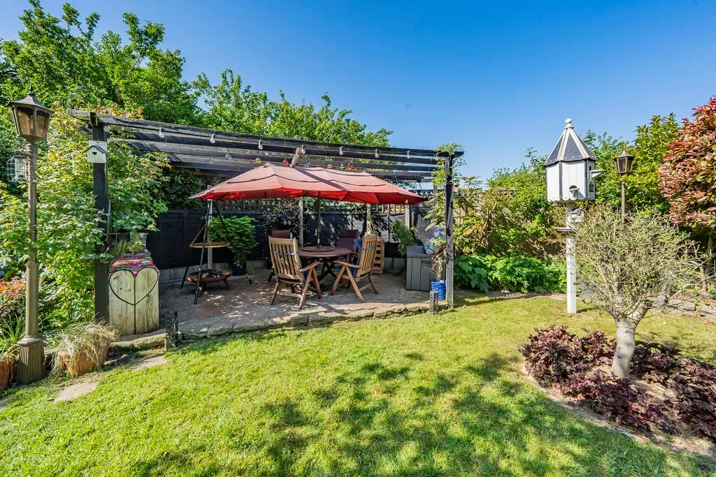 Priory Close, Denham, UB9, photo 16