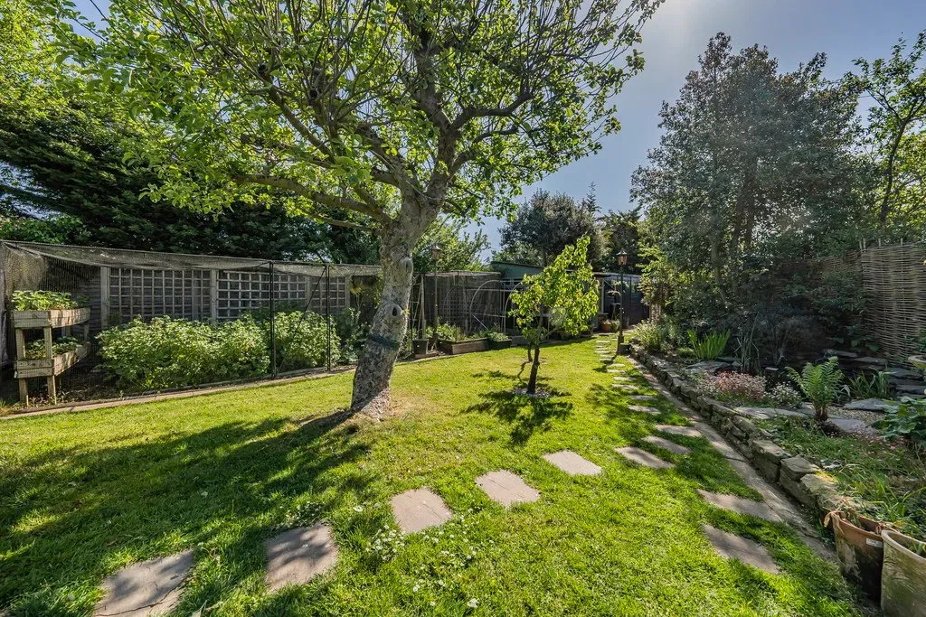 Priory Close, Denham, UB9, photo 12