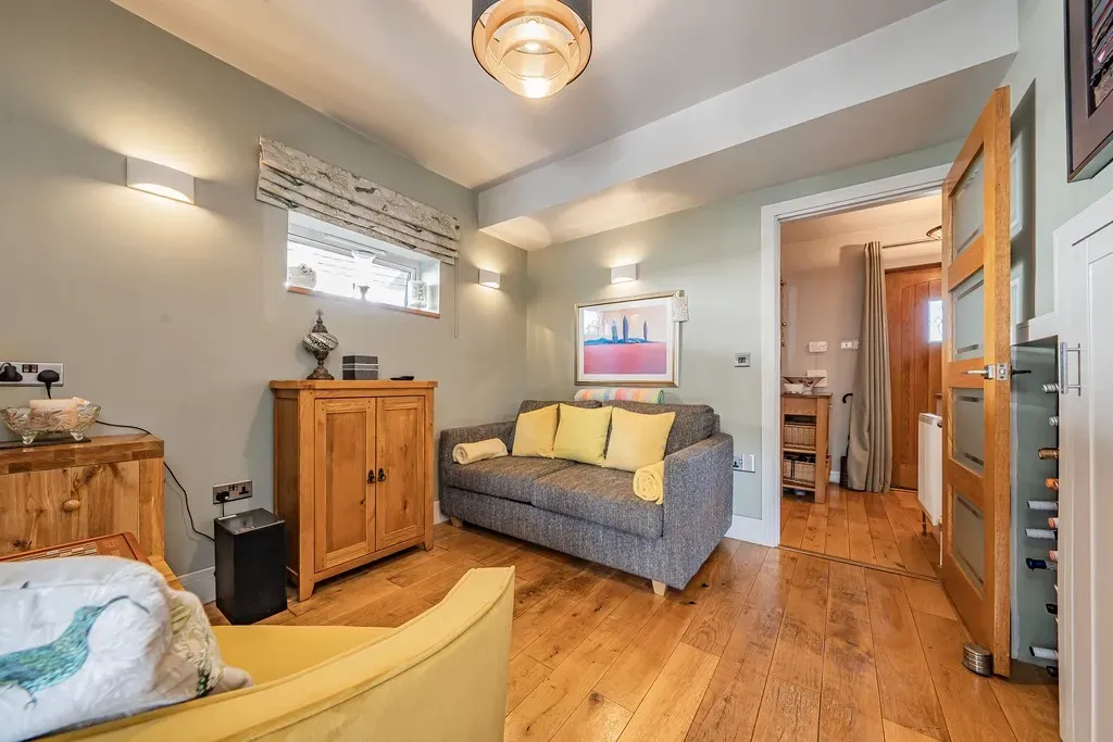 Priory Close, Denham, UB9, photo 23