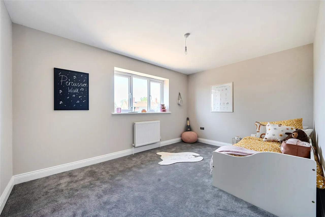 Raven Crescent, Westcott, HP18, photo 16