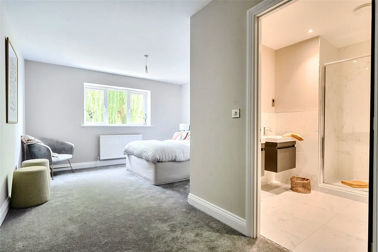 Raven Crescent, Westcott, HP18, photo 12