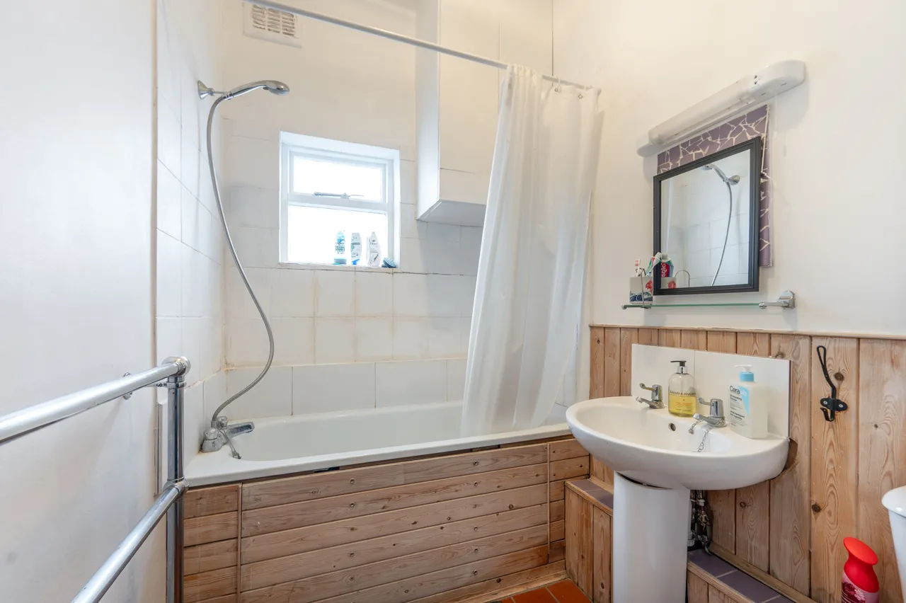 First Floor Flat, 871 Harrow Road, London, photo 7