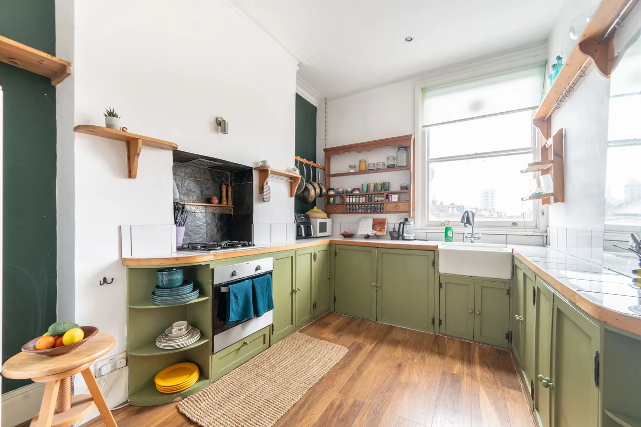 First Floor Flat, 871 Harrow Road, London, photo 2