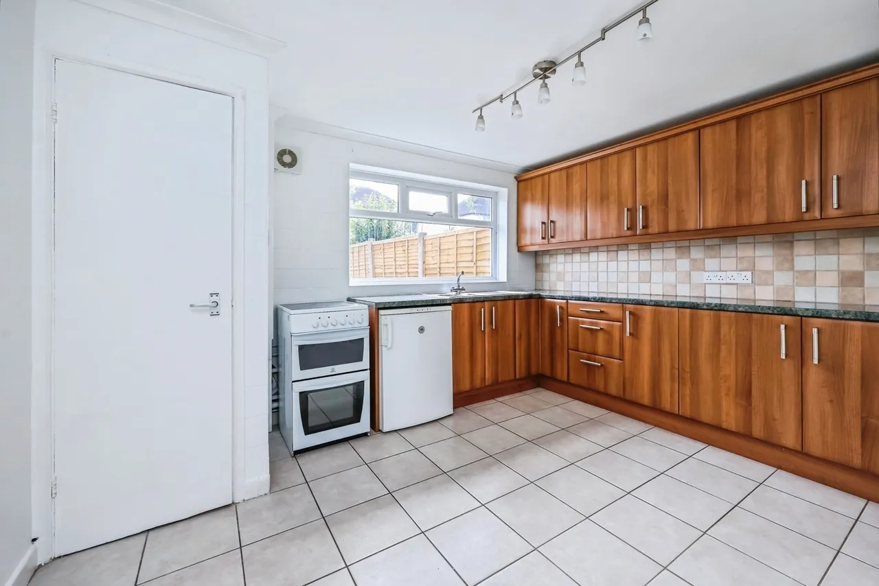 Gardendale Avenue, Clifton, Nottingham, NG11, photo 4