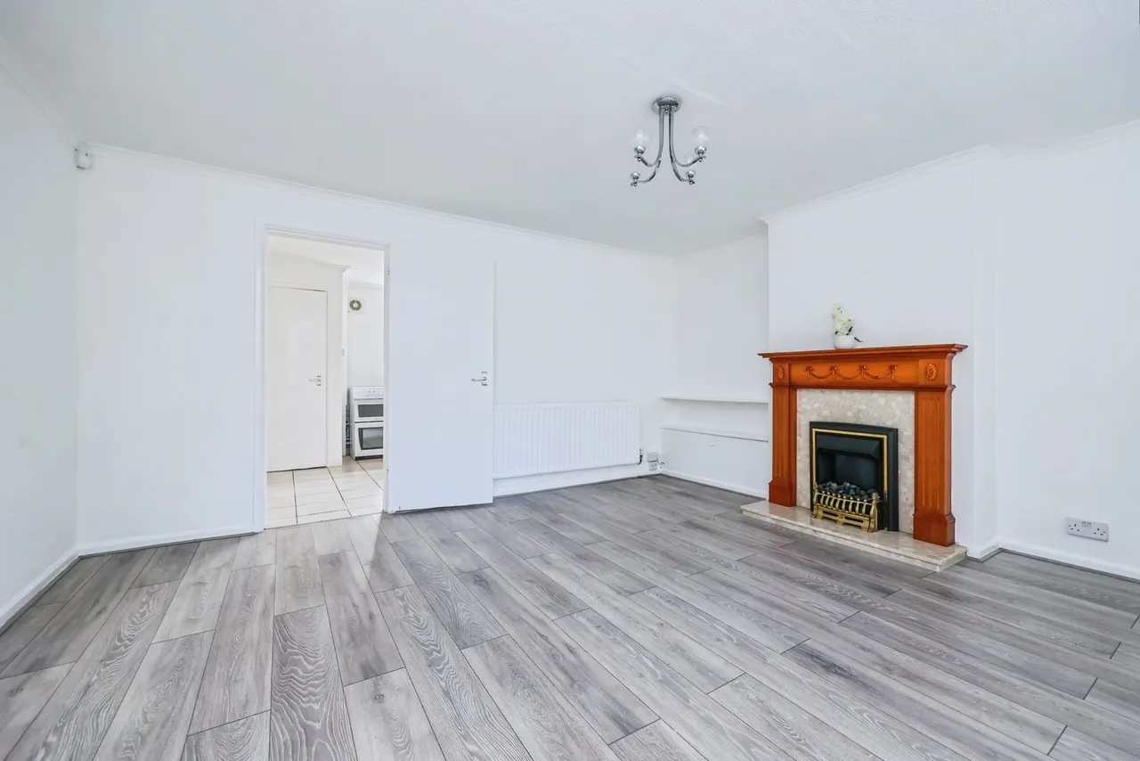 Gardendale Avenue, Clifton, Nottingham, NG11, photo 5