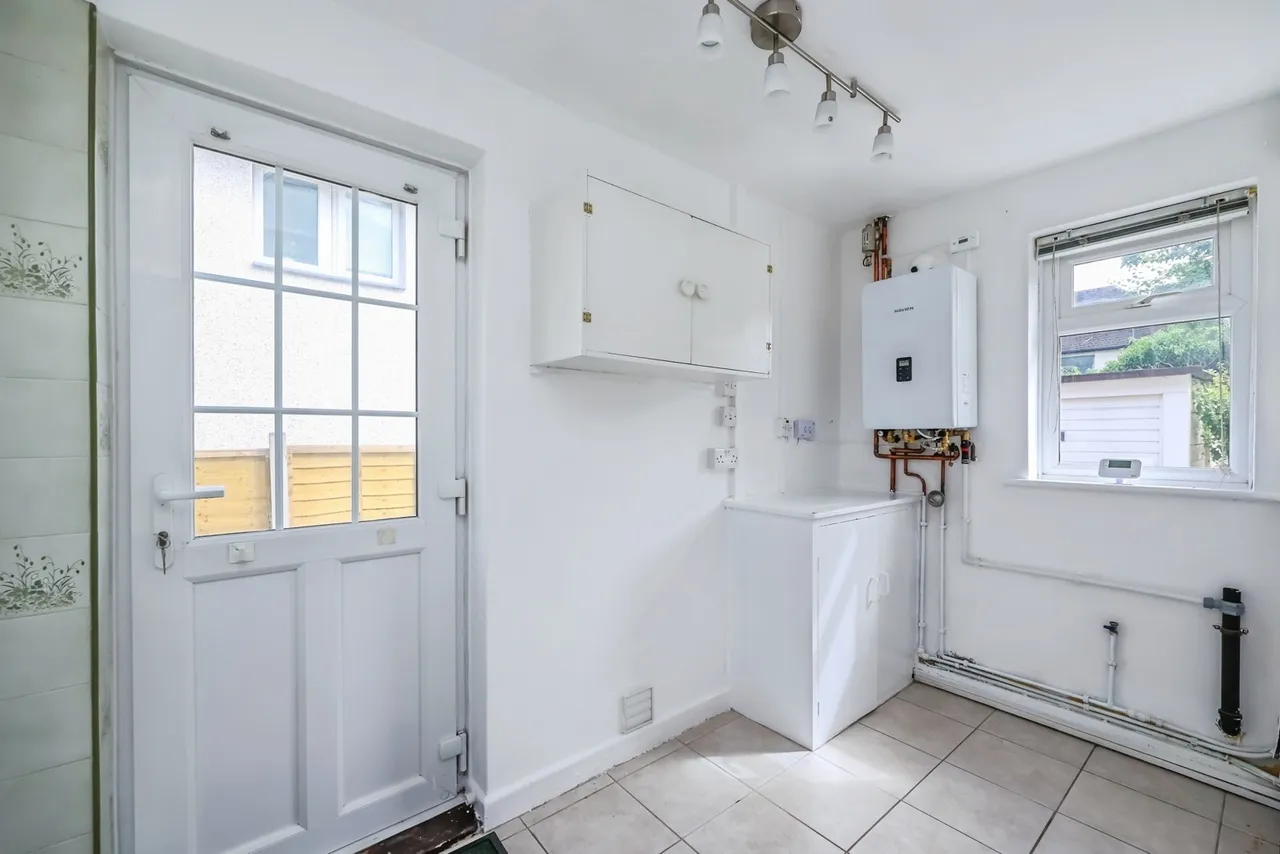 Gardendale Avenue, Clifton, Nottingham, NG11, photo 6