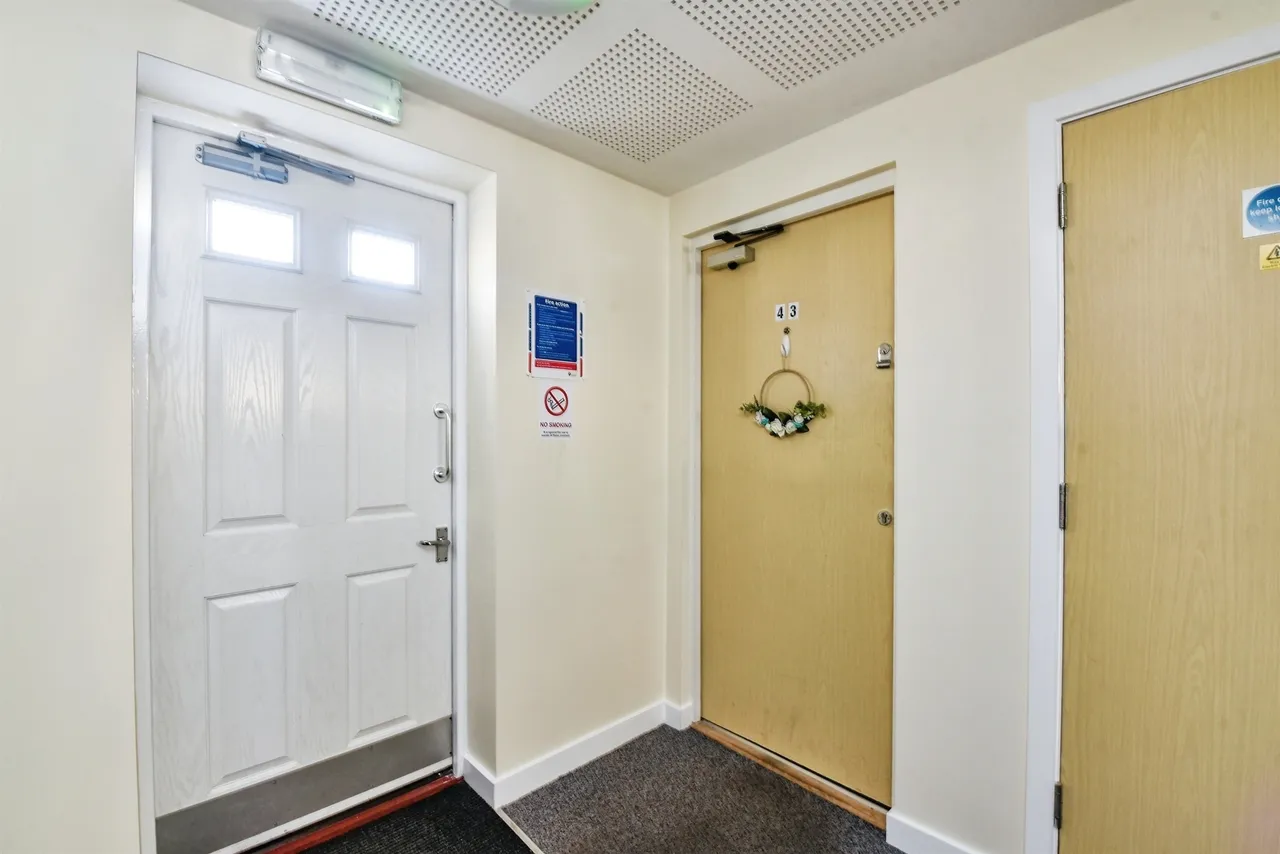 Nuthatch Road, Calne, SN11, photo 15