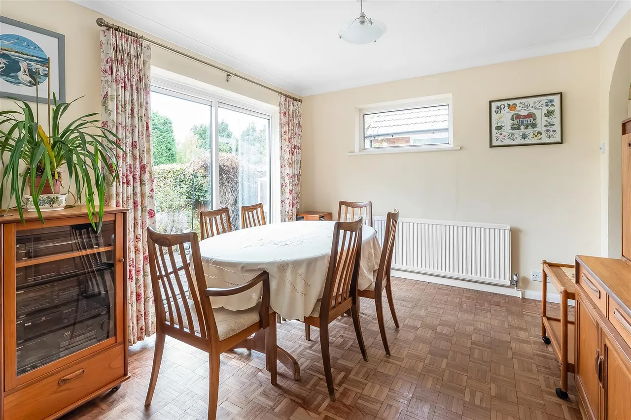 Clinton Road, Leatherhead, KT22, photo 7