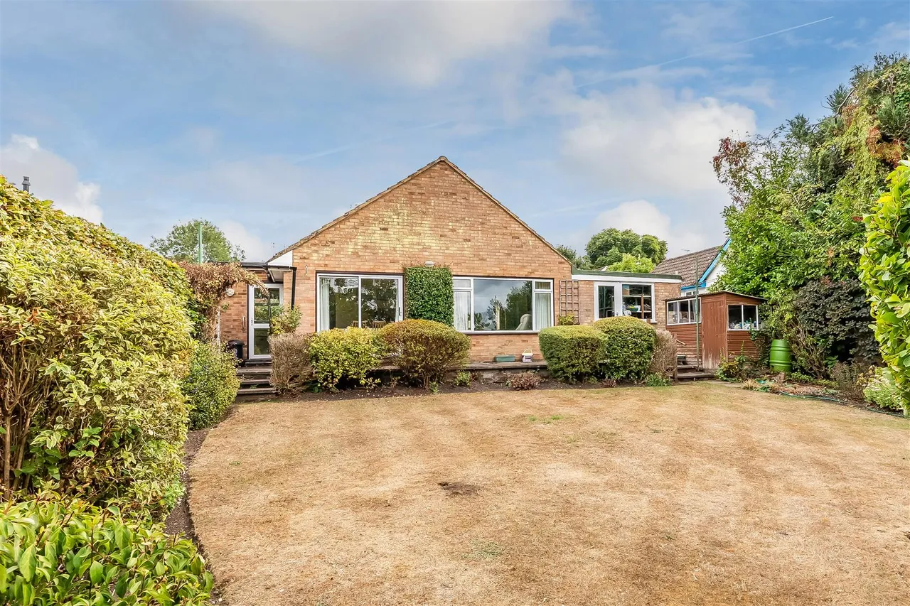 Clinton Road, Leatherhead, KT22, photo 15