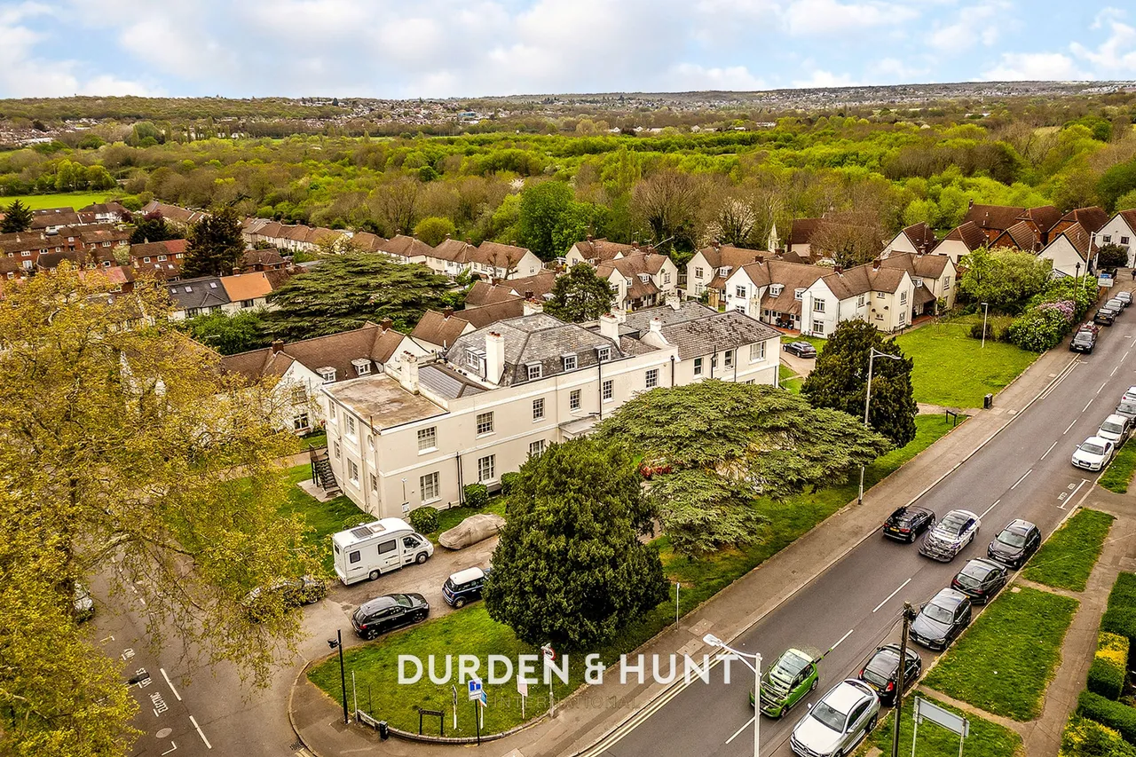 Chigwell Road, Woodford Green, IG8, photo 6