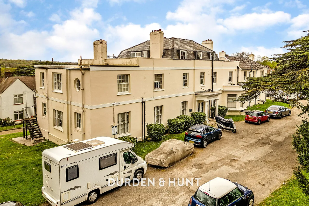 Chigwell Road, Woodford Green, IG8, photo 15
