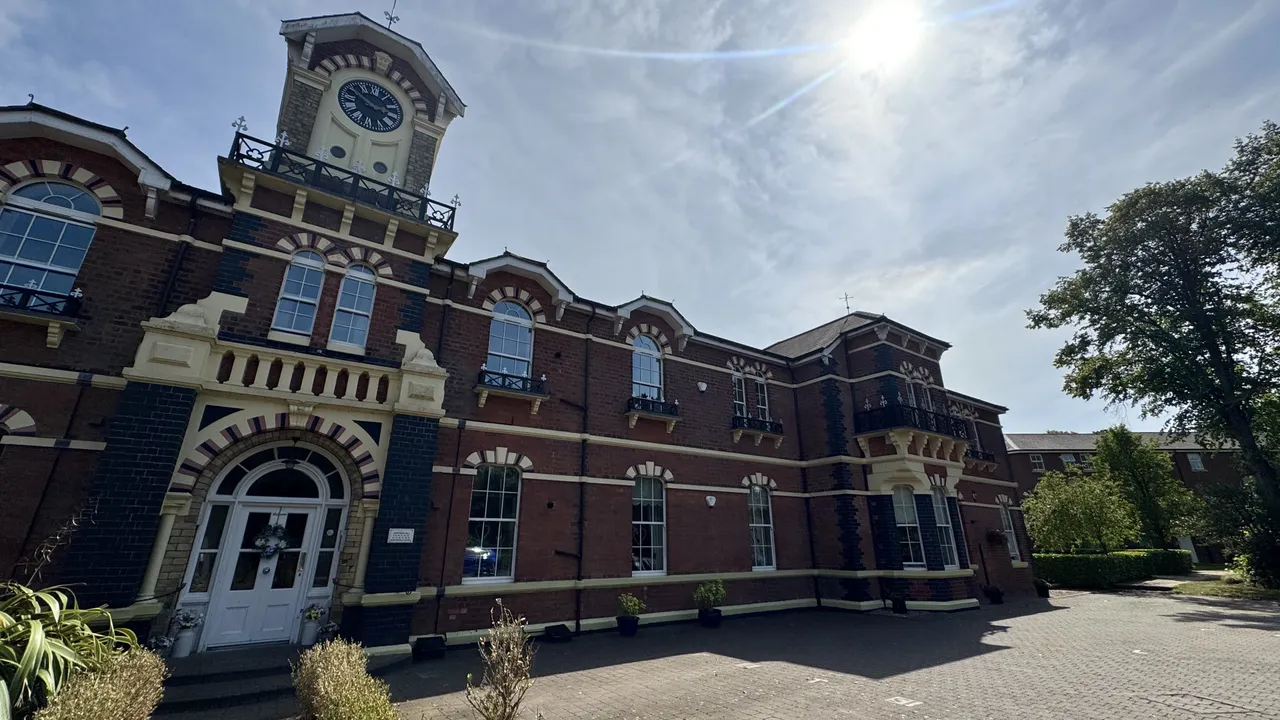 1 bed flat to rent, Nightingale Court, Burntwood, WS7