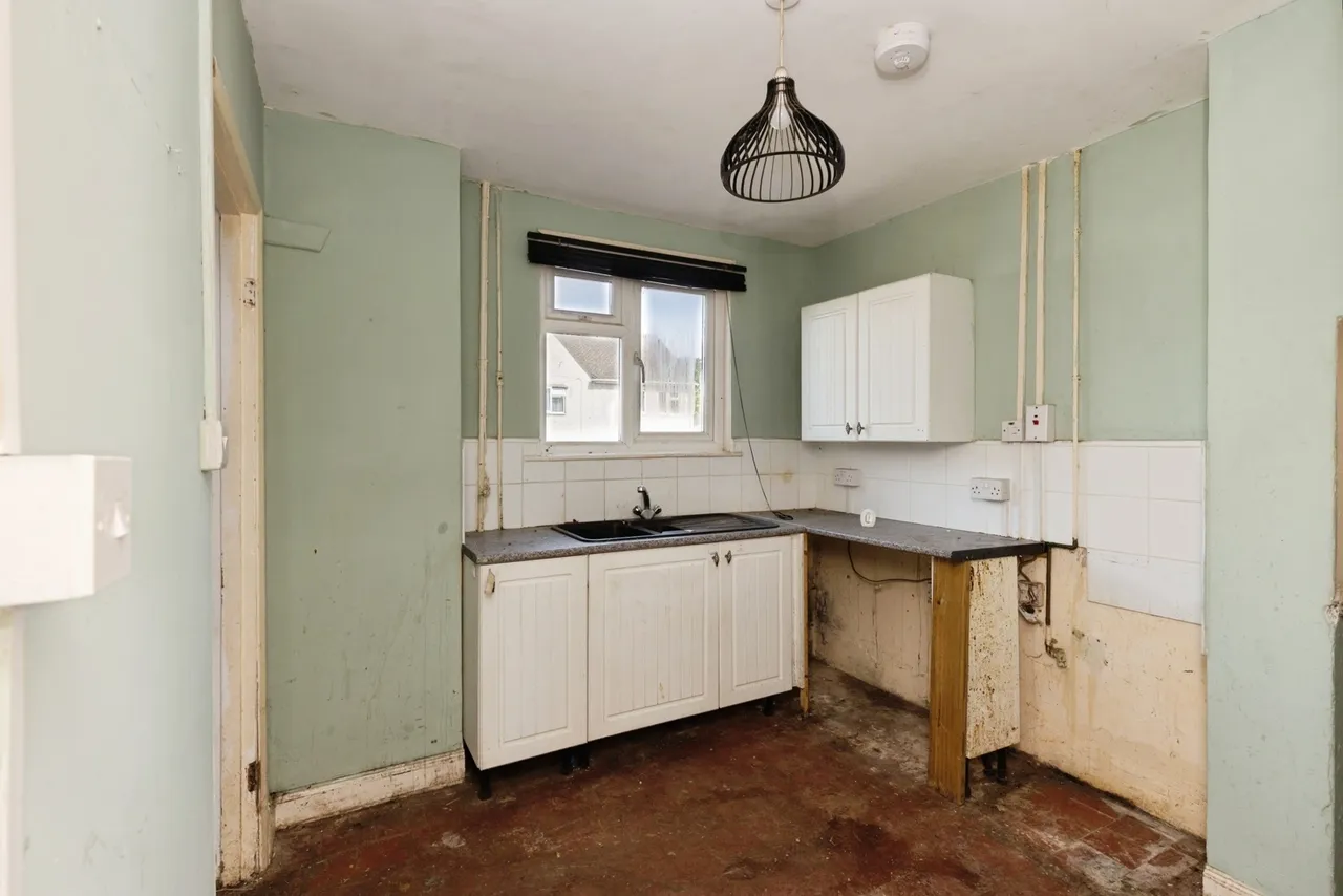 First Avenue, Dursley, GL11, photo 12
