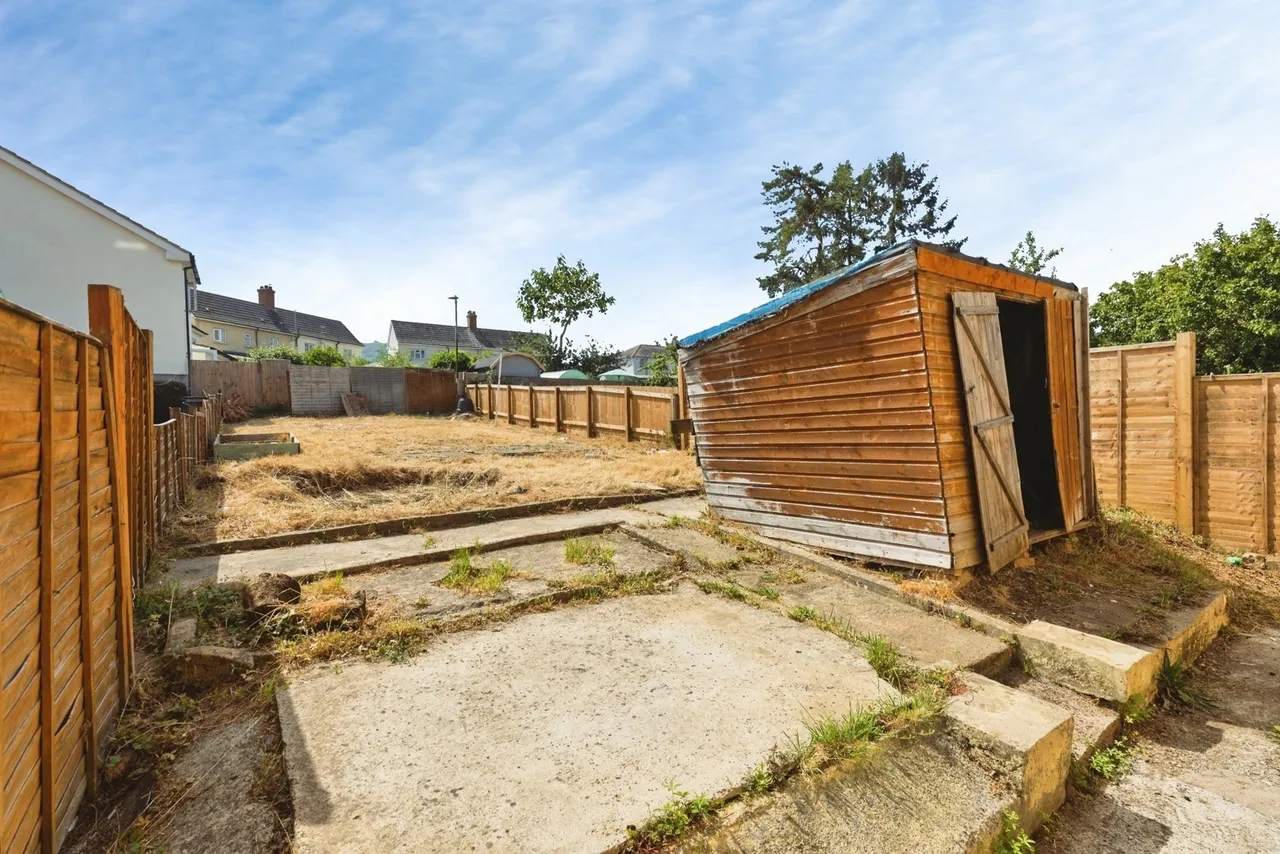 First Avenue, Dursley, GL11, photo 4