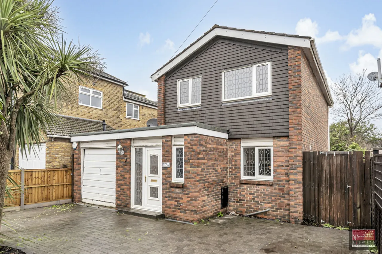 3 bed house for sale, Ford Road, Ashford, TW15
