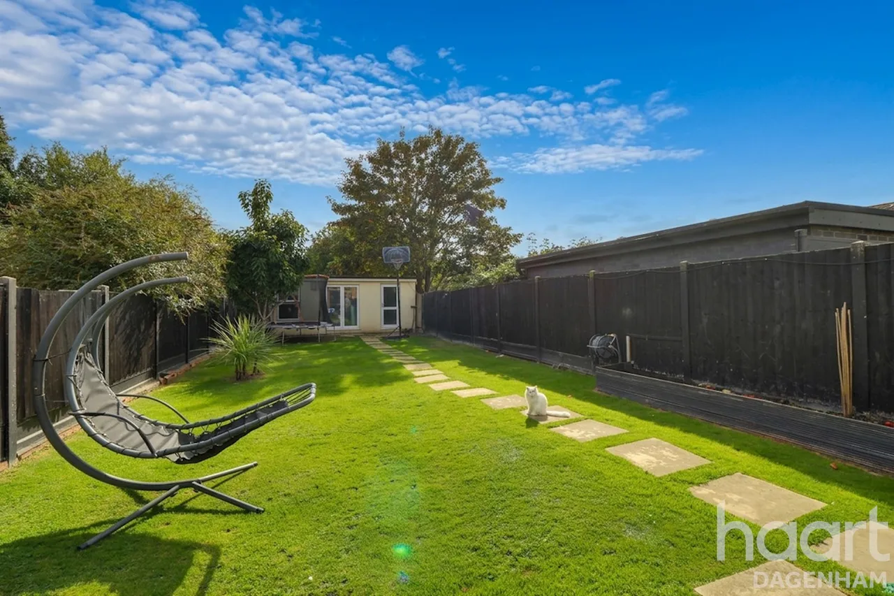 Oxlow Lane, Dagenham, RM9, photo 4