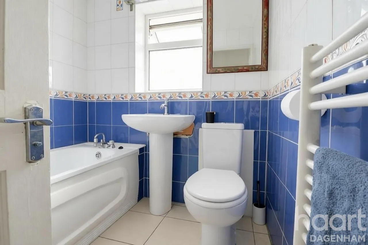 Oxlow Lane, Dagenham, RM9, photo 22