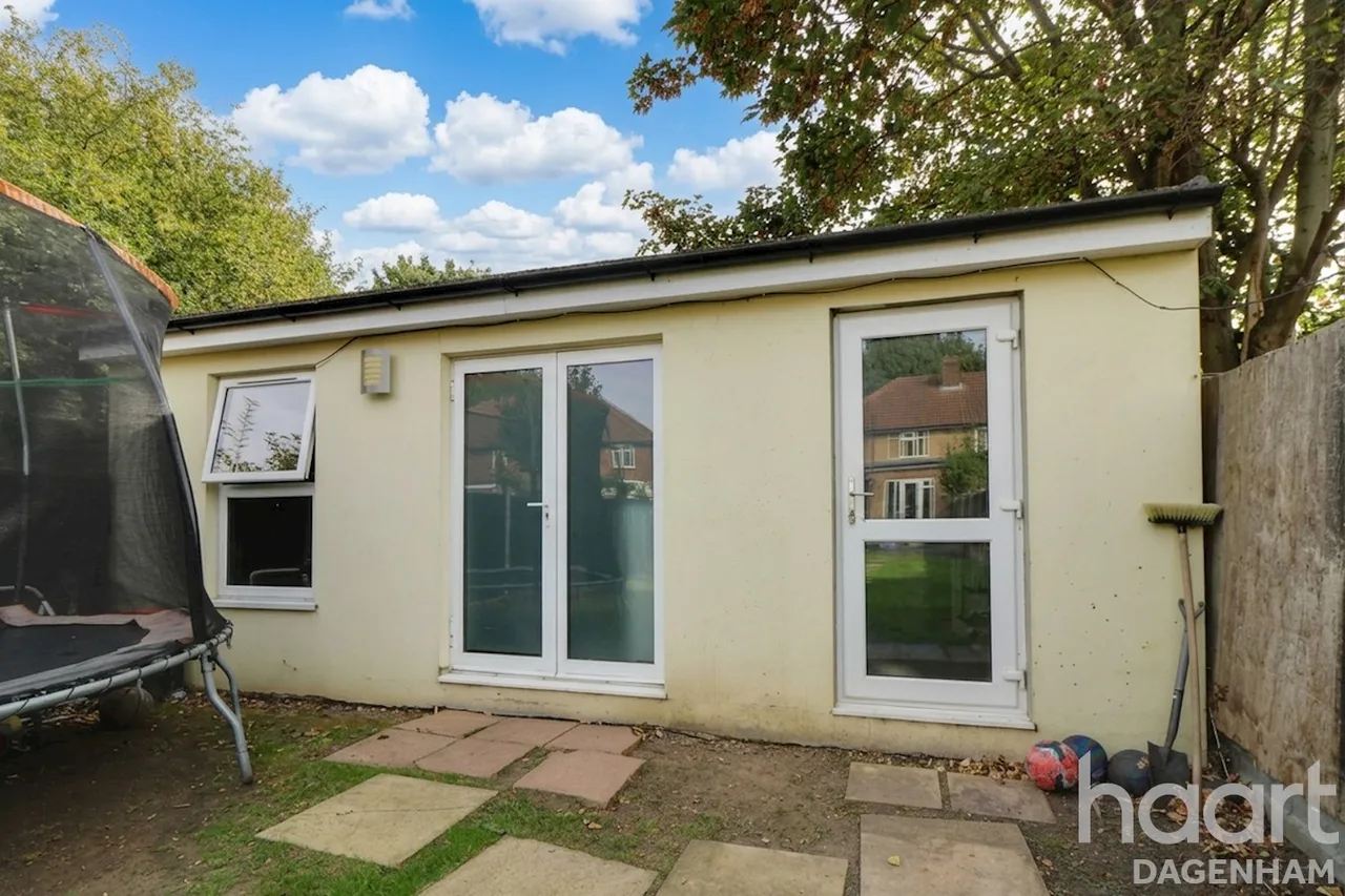 Oxlow Lane, Dagenham, RM9, photo 15