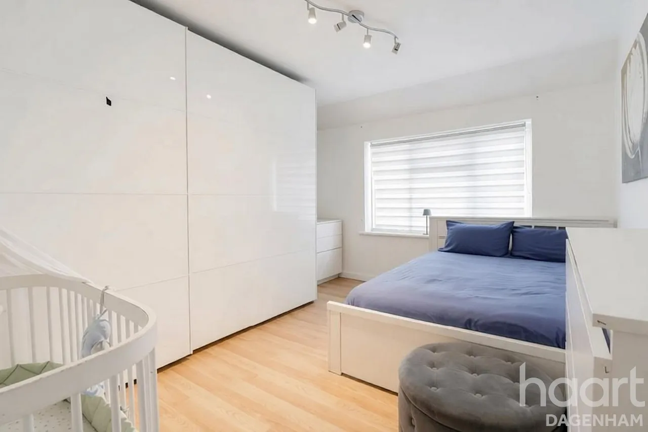 Oxlow Lane, Dagenham, RM9, photo 18