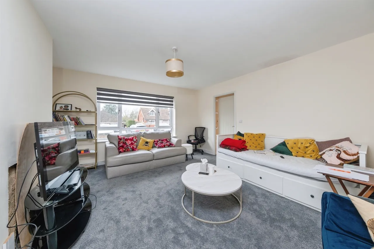 Highlands Road, Buckingham, MK18, photo 8