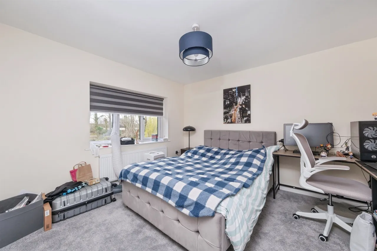 Highlands Road, Buckingham, MK18, photo 15