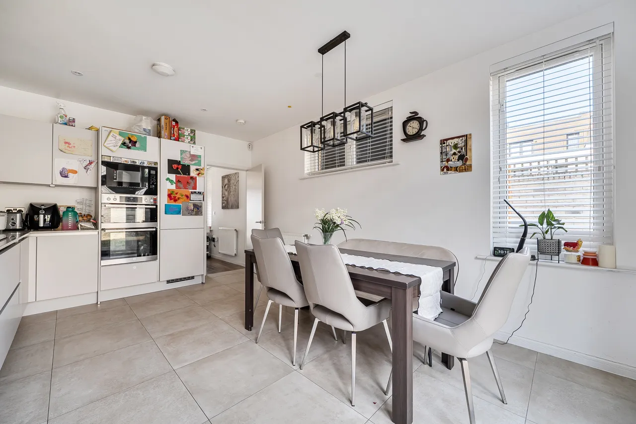 1 Helios Way, Barnet, photo 12