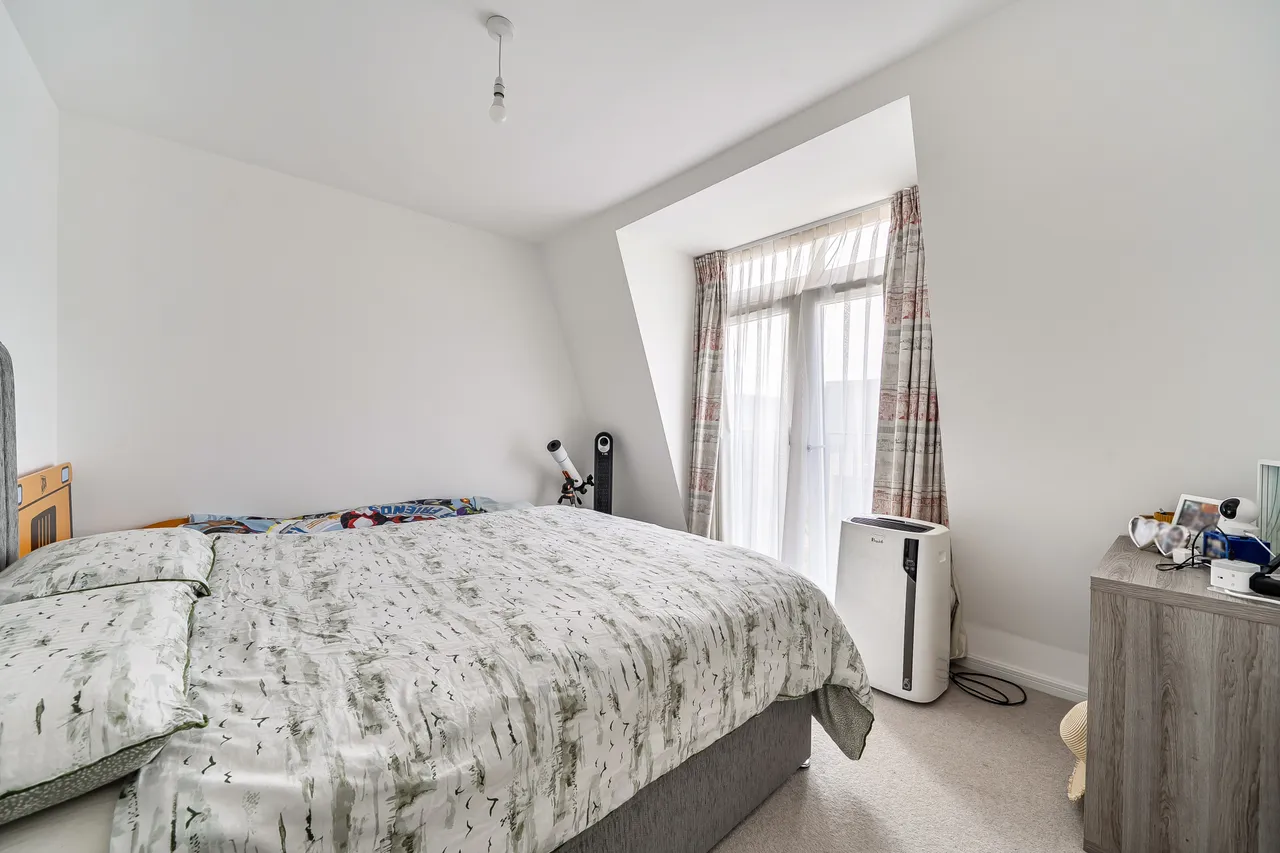 1 Helios Way, Barnet, photo 6