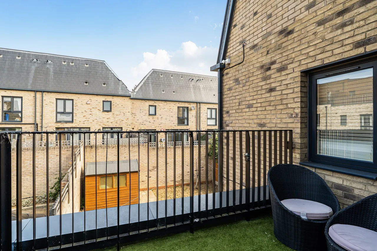1 Helios Way, Barnet, photo 4