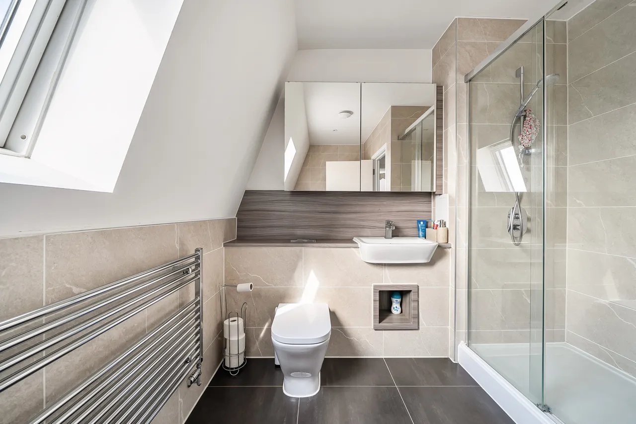 1 Helios Way, Barnet, photo 9