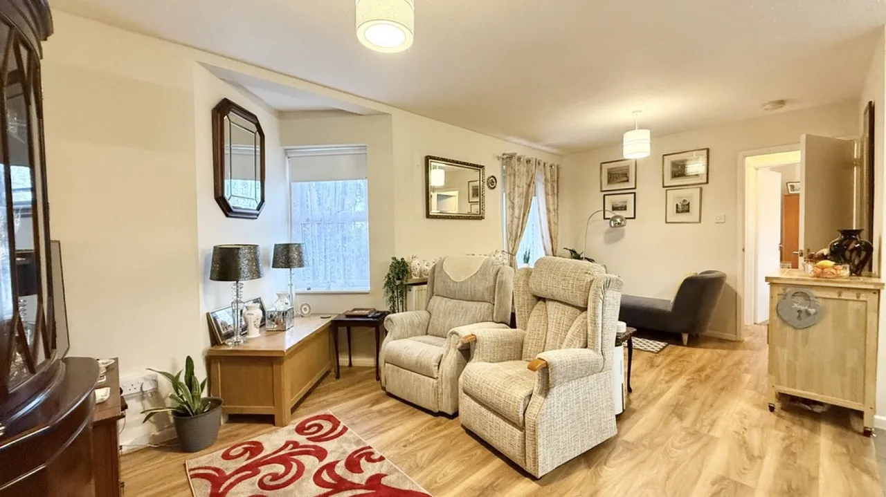 Merlin Court, Oldfield Road, photo 3